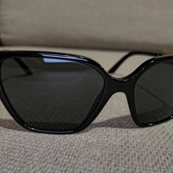 Authentic Versace Sunglasses NWT org $536 - Picture 14 of 16